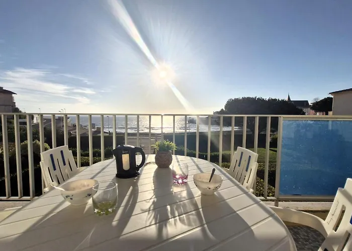 Royan - Un Réveil Face à La Pour Ce Au Charme Rustique - Du Pigeonnier Royan