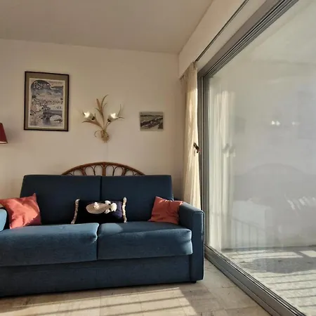 Royan - Un Reveil Face A La Pour Ce Au Charme Rustique - Du Pigeonnier Royan