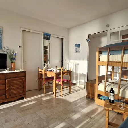 Royan - Un Reveil Face A La Pour Ce Au Charme Rustique - Du Pigeonnier *