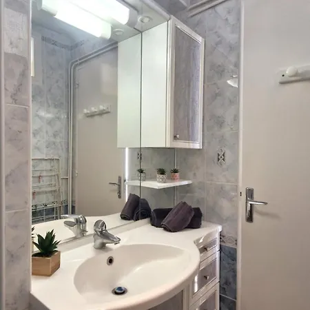 - Un Reveil Face A La Pour Ce Au Charme Rustique - Du Pigeonnier Apartment Royan