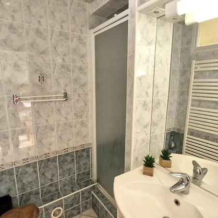 Apartment Royan - Un Reveil Face A La Pour Ce Au Charme Rustique - Du Pigeonnier Royan