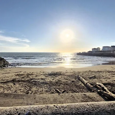Apartment Royan - Un Reveil Face A La Pour Ce Au Charme Rustique - Du Pigeonnier *