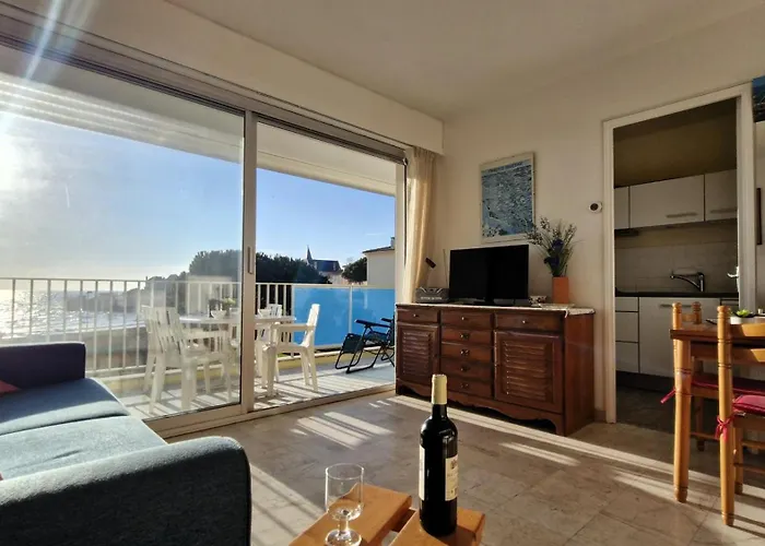 Royan - Un Reveil Face A La Pour Ce Au Charme Rustique - Du Pigeonnier * Royan