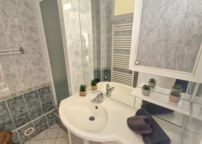 Royan - Un Reveil Face A La Pour Ce Au Charme Rustique - Du Pigeonnier Apartment *